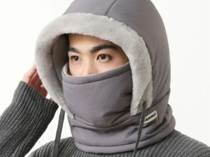 Hoodie Beanie Bonnet Cap Universal Winter Thermal Balaclava Hood with Integrated Face Mask and Windproof Fleece Lining for Extreme Cold Weather Protection ( random colour )