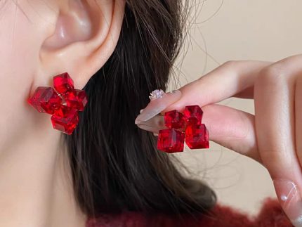 PJX-121 Crystal Sparkling Korean Earrings – Elegant Shine, Premium Style & Stunning Feminine Charm